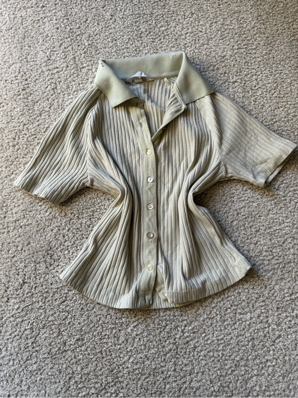 H&M Ribbed Short-Sleeve Button-Down in Pale Sage sexy y2k